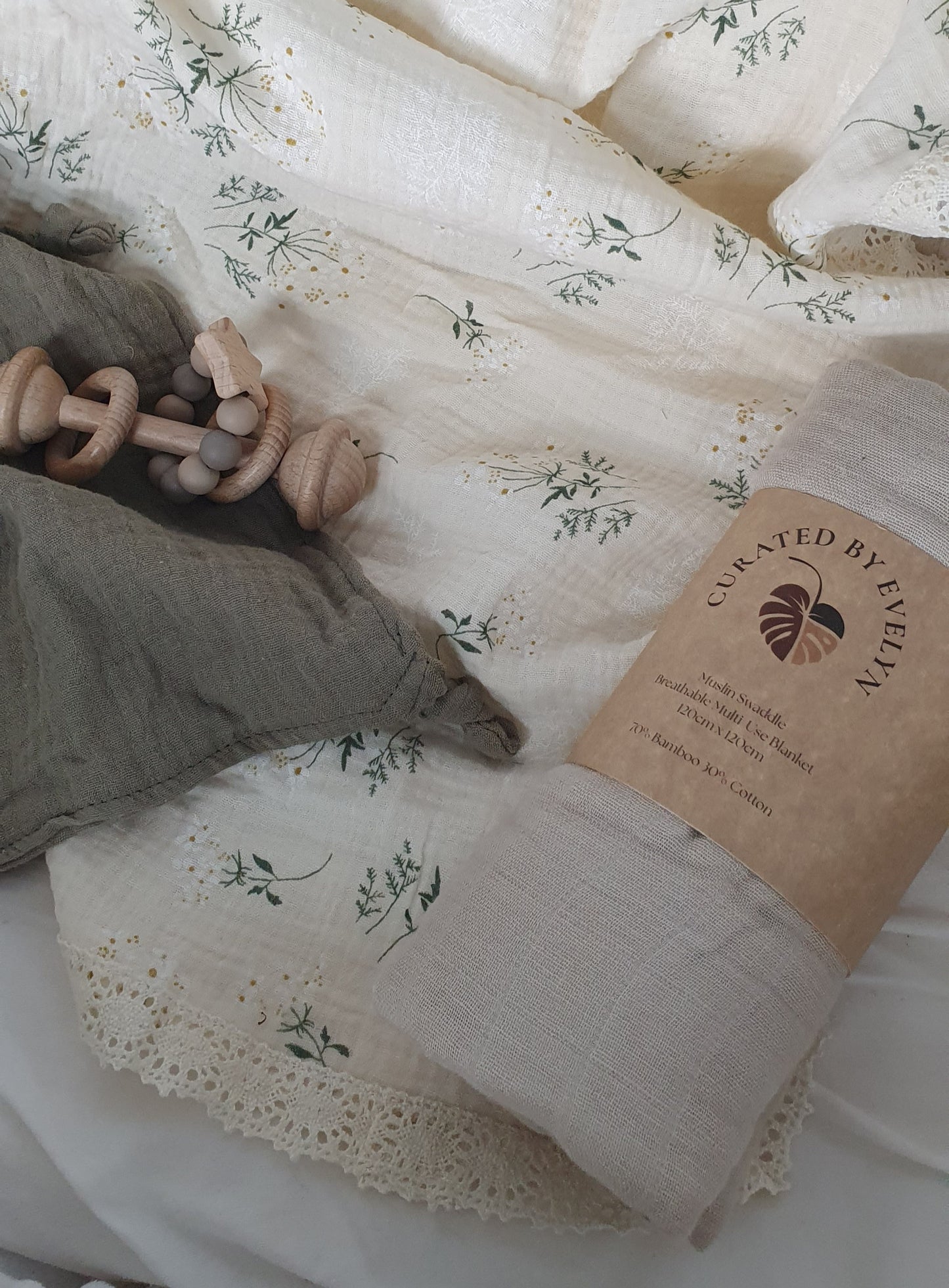 Lace trim muslin blanket