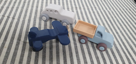 Set of three silicone vehicles